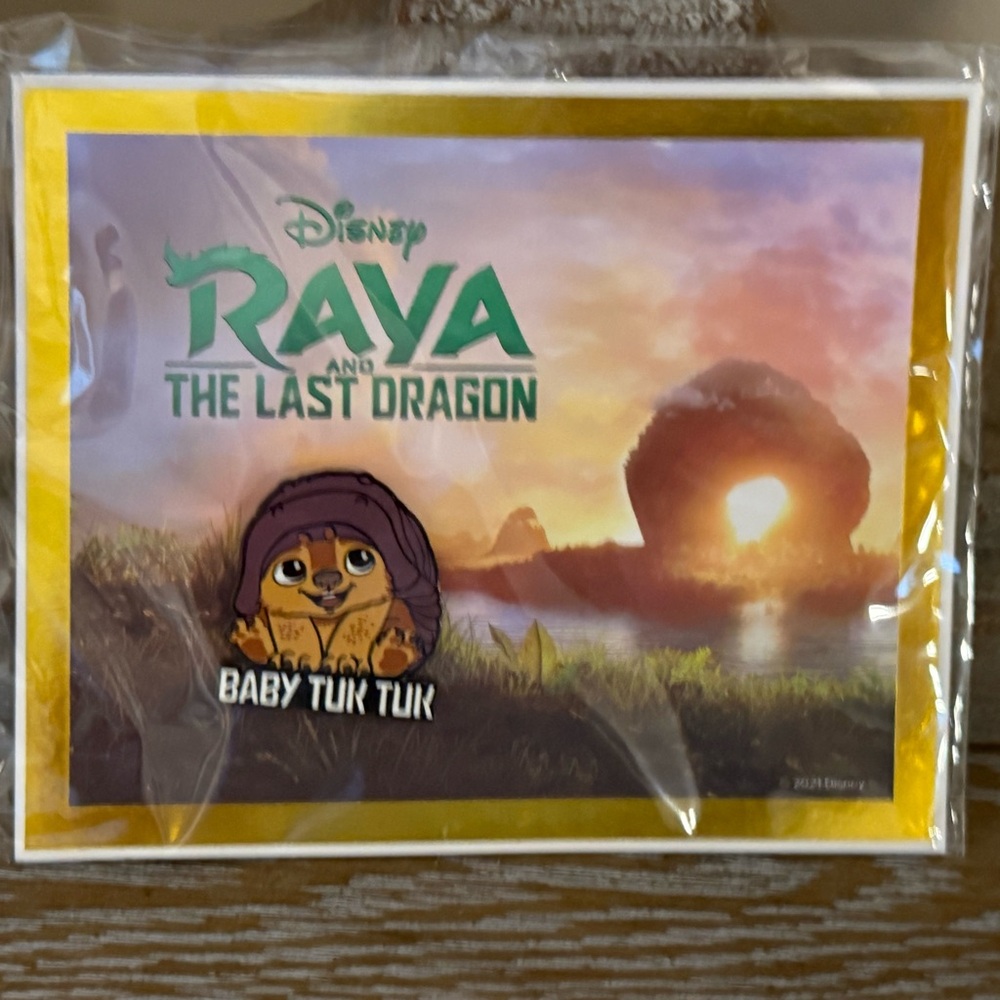 New Disney Raya Baby Tuk Tuk LE Trading Pin & Certificate